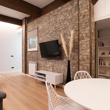 Apartment Centrico, Junto A Estacion De Bus/tren, Y Playas *
