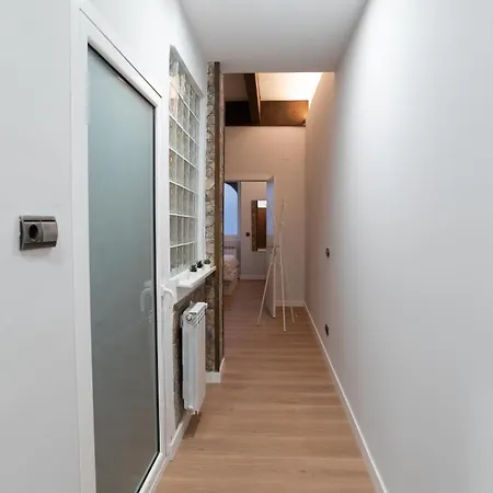 Centrico, Junto A Estacion De Bus/tren, Y Playas *