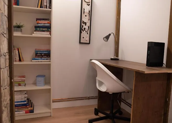 Centrico, Junto A Estacion De Bus/tren, Y Playas