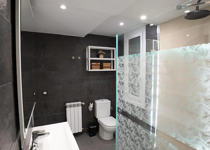 Centrico, Junto A Estacion De Bus/tren, Y Playas *