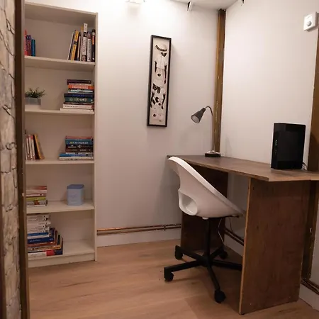 Centrico, Junto A Estacion De Bus/tren, Y Playas