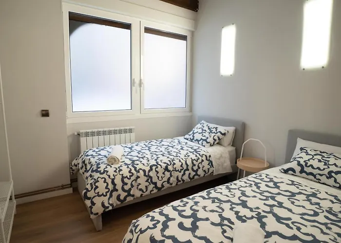 Centrico, Junto A Estacion De Bus/tren, Y Playas *