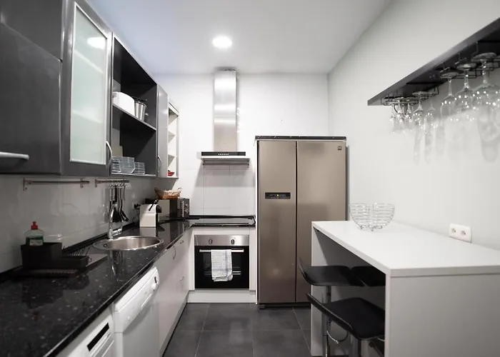 Centrico, Junto A Estacion De Bus/tren, Y Playas